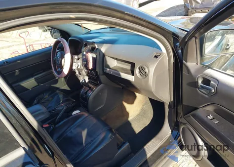 2014 Jeep Compass Sport из США, поврежденный, VIN 1C4NJDBB5ED592729